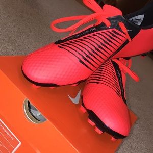 Phantom venom academy FG soccer cleats